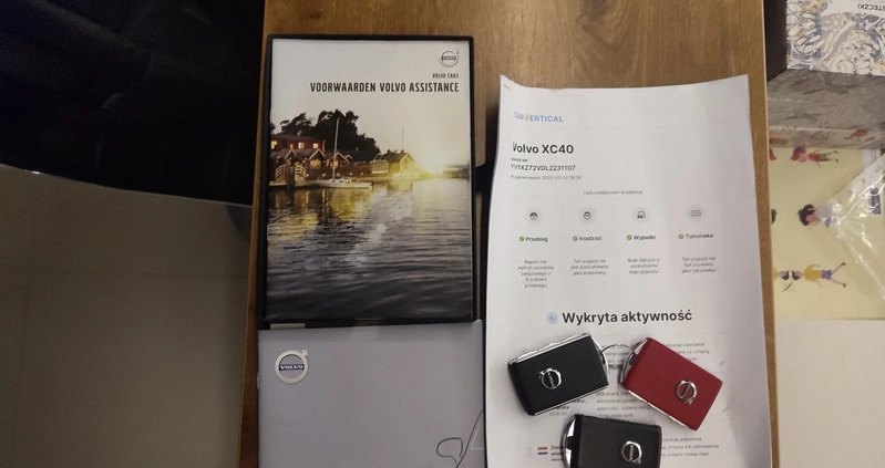 Volvo XC 40 cena 99900 przebieg: 182000, rok produkcji 2019 z Łazy małe 529